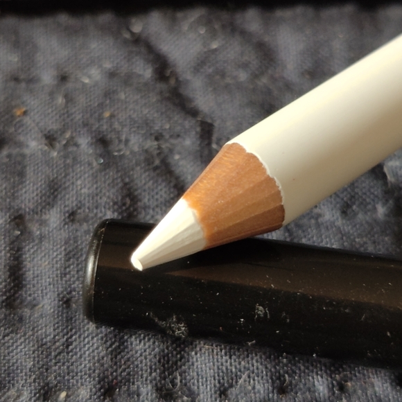 Farmasi make up combo - Picture 5 of 12